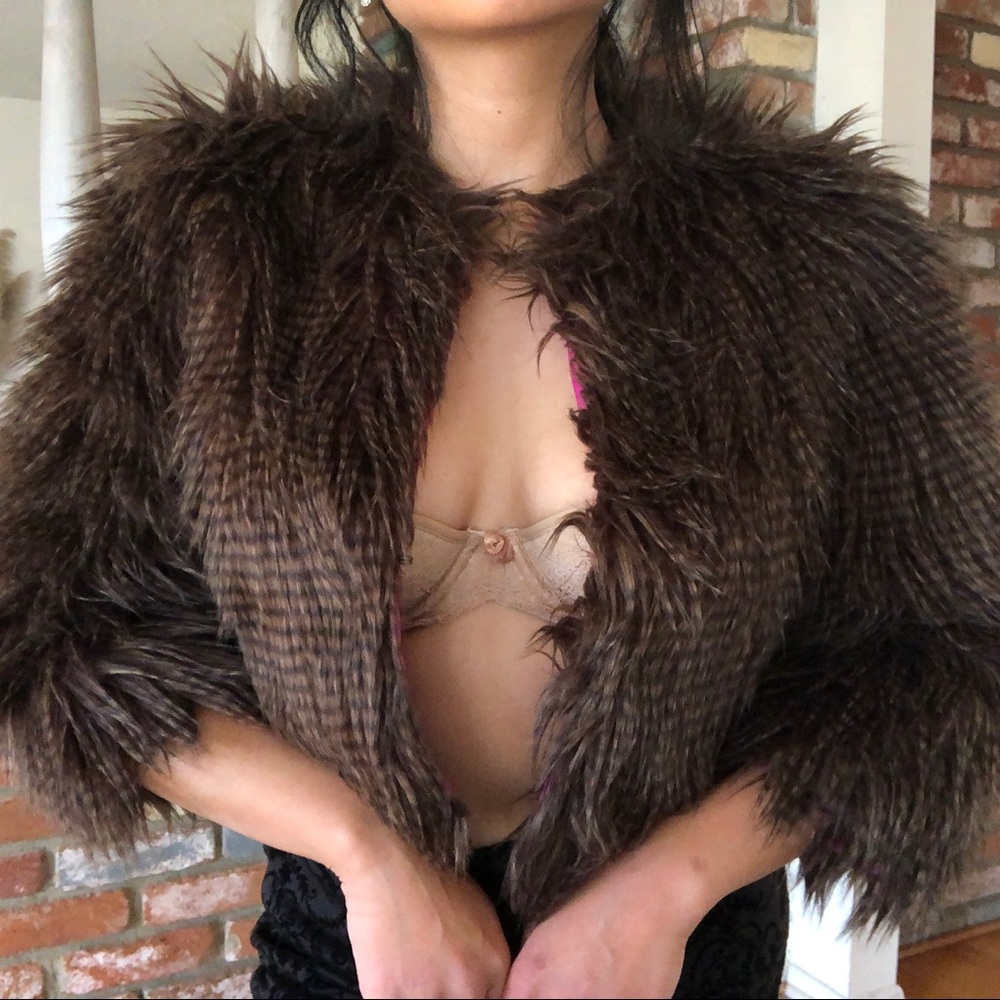 SOLD Vintage Y2K Bebe Faux Fur Cropped Jacket - Picture 4 of 6